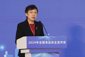 海關(guān)總署黨委委員、政治部主任呂偉紅_副本.jpg